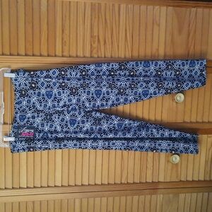 Legging Army NWT Buttery Soft Comfy Capri Leggings Size 3/5 XL